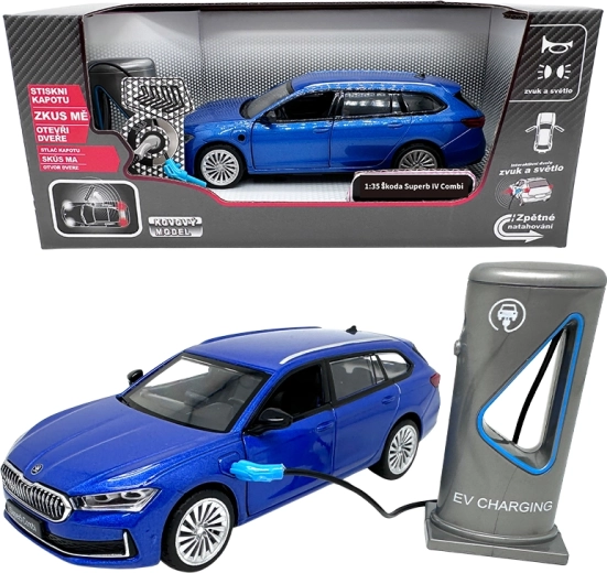 Kovový model Škoda Superb IV Combi s nabíjecí stanicí, modrý 1:35