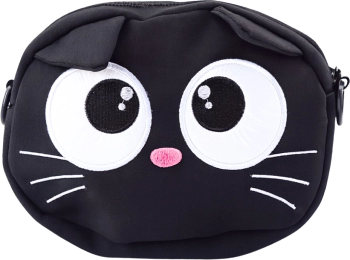 Praktická hlavní kapsa na zip