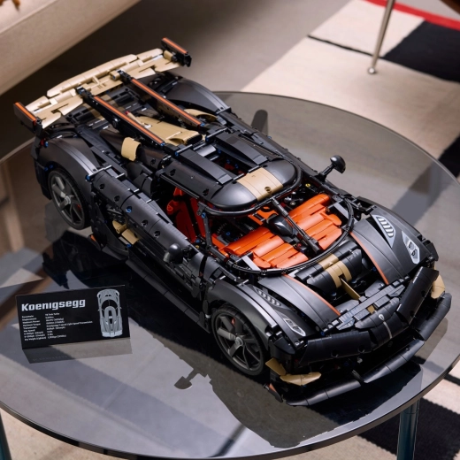 Výstavní megacar s působivým designem