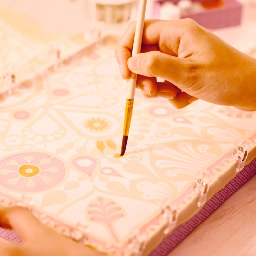 Precizní malování díky napnutí látky