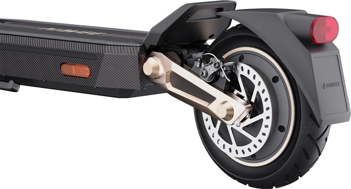 Trojité brzdy a TCS pro kratší brzdnou dráhu