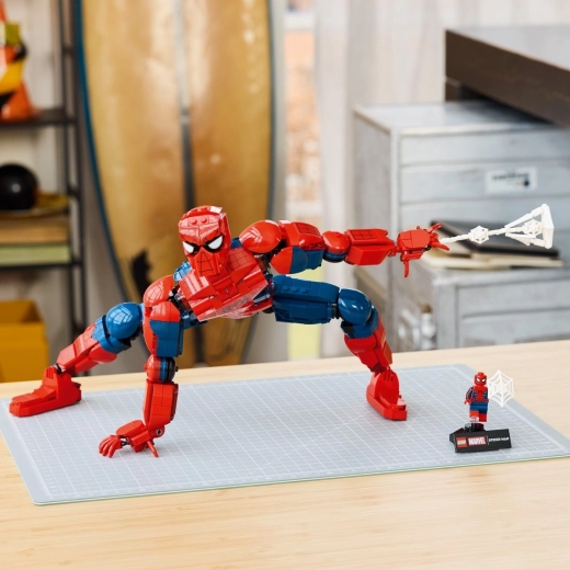 Plně polohovatelný Spider-Man vysoký 36 cm