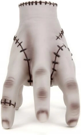 Ikonická ruka Thing ze seriálu WEDNESDAY