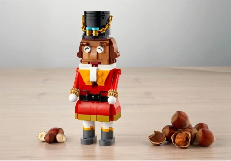 Pohyblivé paže a otevírací ústa