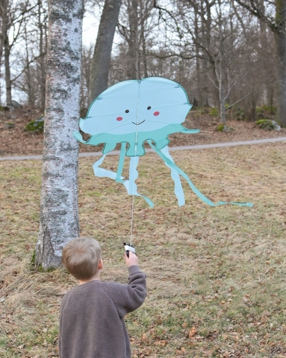 Veselý design chobotnice s vlajícími stuhami