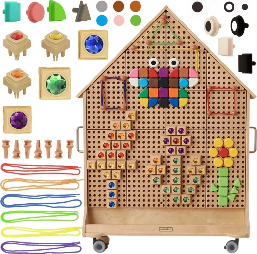 Masterkidz dřevěná samostatně stojící tabule STEM ve tvaru domu s příslušenstvím