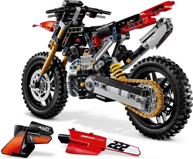 Autentický motokrosový vzhled Ducati
