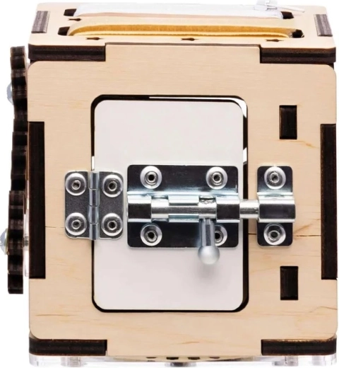 Dvířka se zástrčkou a panty