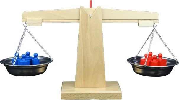 Dřevěné provedení s kovovými miskami