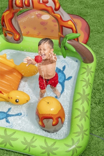 Vodní rozstřikovač pro osvěžující zábavu