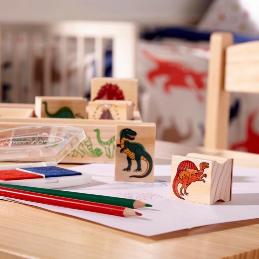 8 dřevěných razítek s dinosaury