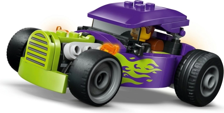 Parádní design s plameny a velkými koly