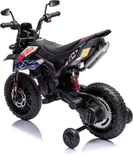 Silný pohon 2×35 W a zadní odpružení