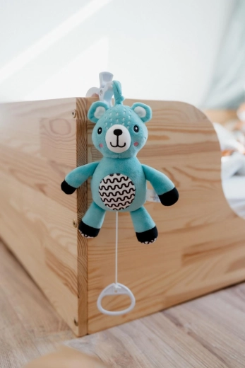 Měkký plyš a kontrastní vzory