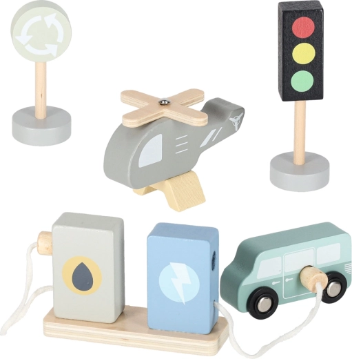 Benzínová stanice a dopravní prvky