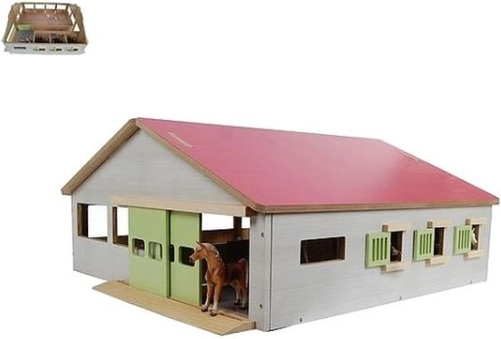 Stáj pro koně se třemi boxy a jízdárnou