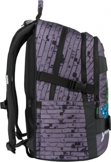 Přehledné uspořádání a kapsa na notebook