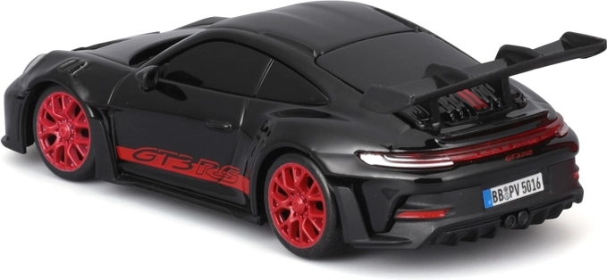 Kovová karoserie pro realistický look a odolnost