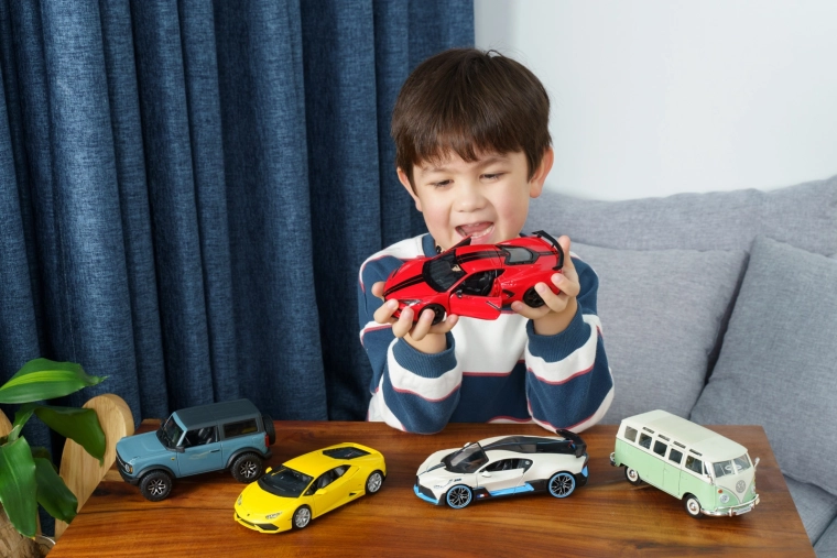 Náhodný assort oblíbených automobilů