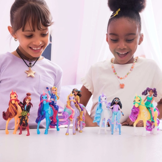 Zábava pro více postav a koníků