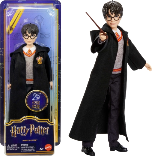 Panenka Harry Potter v bradavickém hábitu s hůlkou