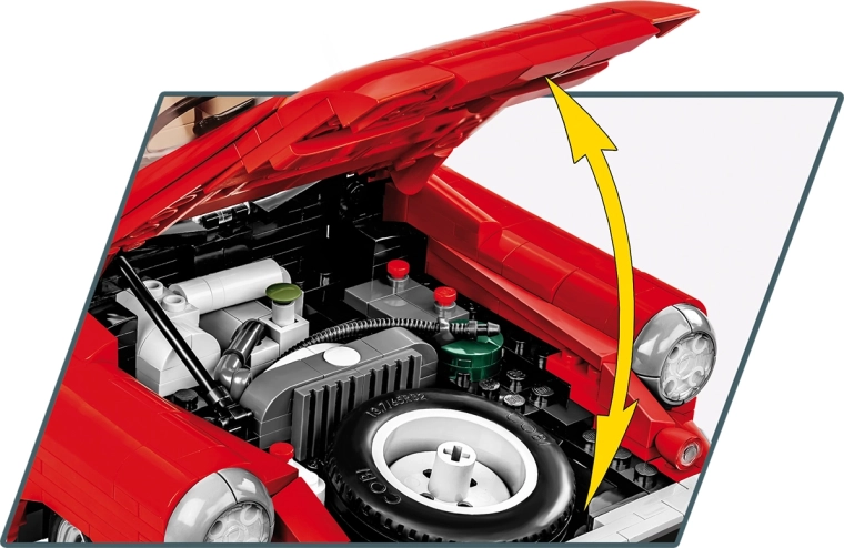 Otevírací kapota a detailní motor