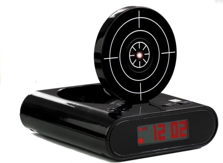 Zamíř, vystřel a vypni budík