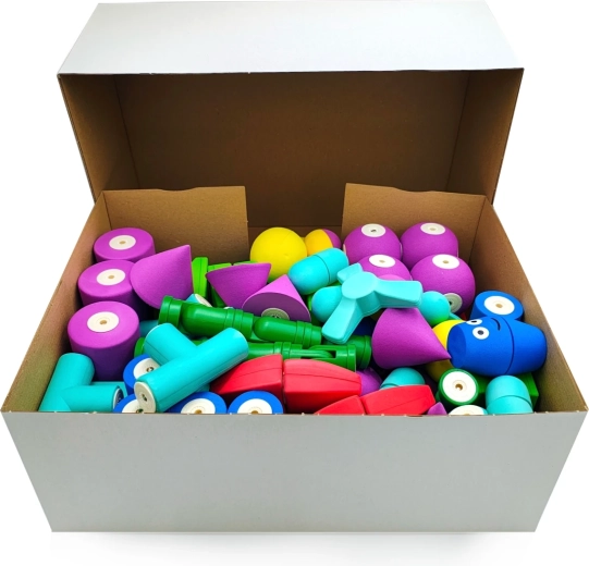 100 dílů pro nekonečné kombinace