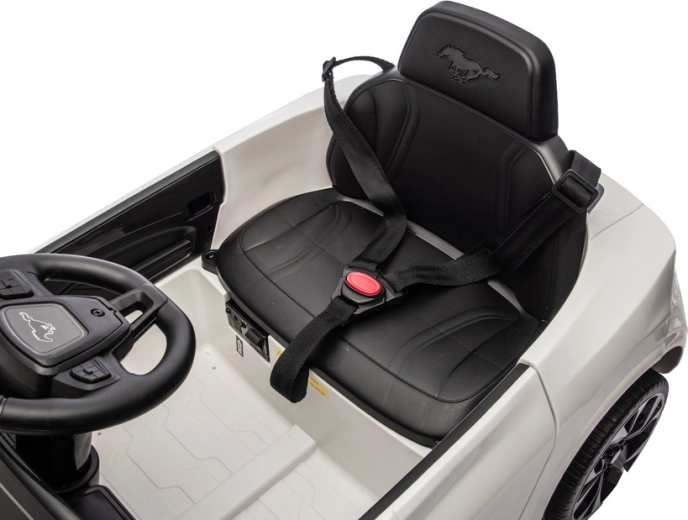 Bezpečné sedadlo s pásem