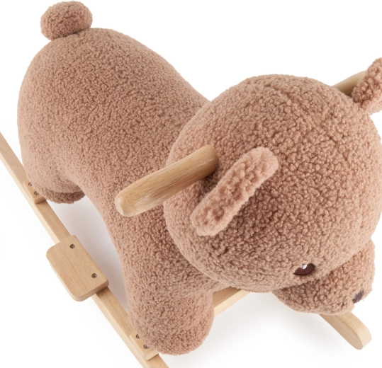 Stabilní masivní dřevo s ochranou proti převrácení