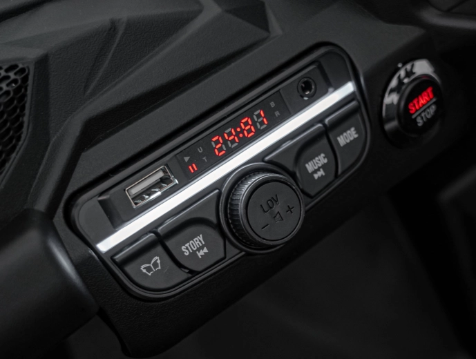 Multimediální panel s Bluetooth a LED světla