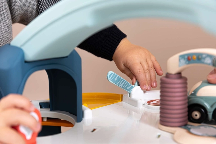 Interaktivní výtah a myčka jako doopravdy