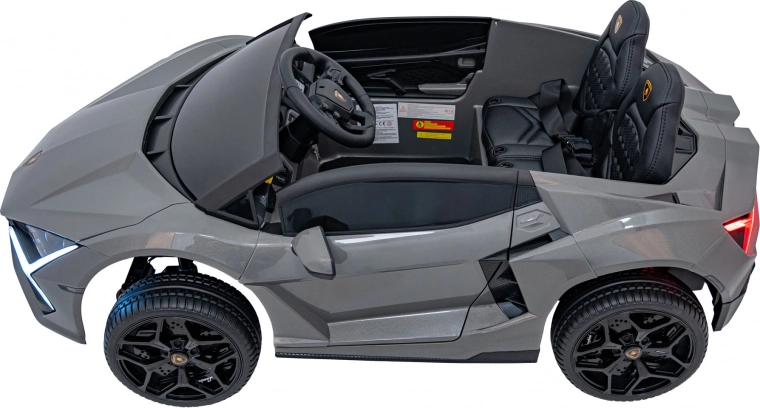 Komfortní dvoumístné sezení s pásy