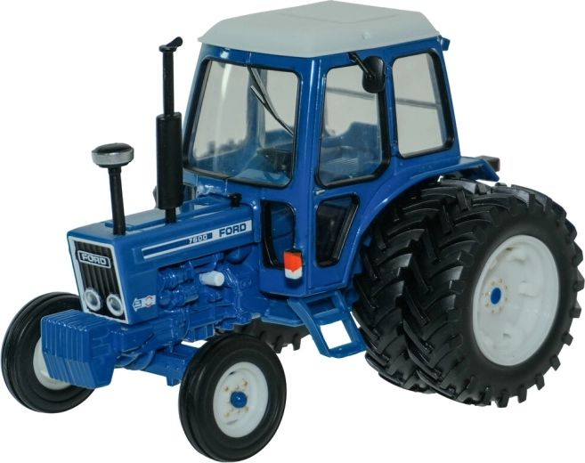 Realistické detaily traktoru Ford 7600