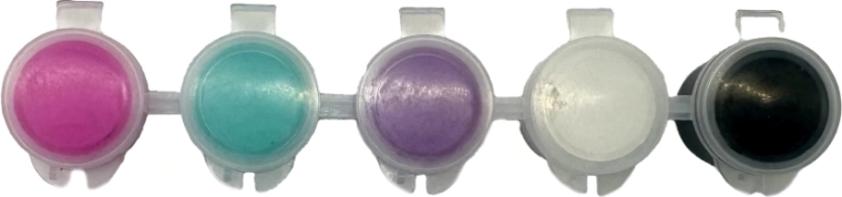 Pět zářivých barev v praktických kelímcích