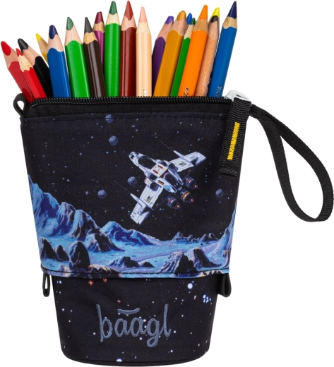 Z pouzdra během chvilky stojánek