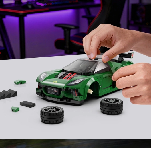 Hladká stavba z 319 dílků