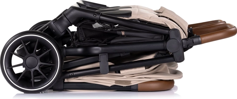 Kompaktní 3D skládání jednou rukou