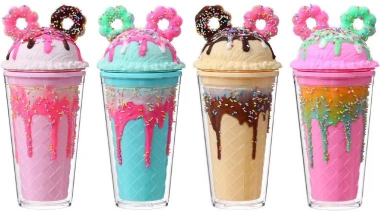 Kelímek s víčkem a brčkem donuty s posypem 350 ml
