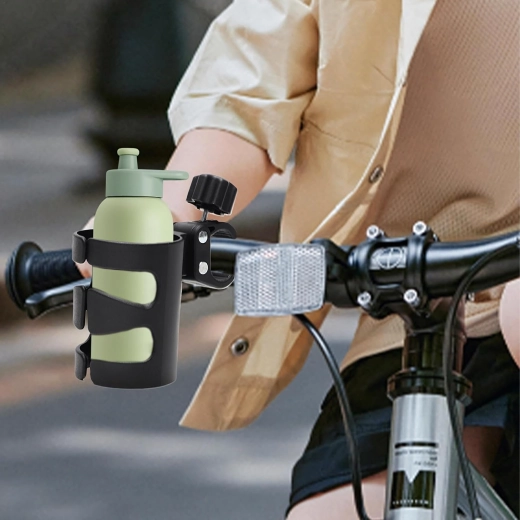 Bezpečné držení nápoje na cestách