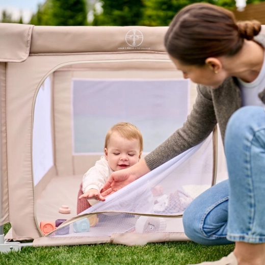 Dva zipové vchody pro samostatný pohyb