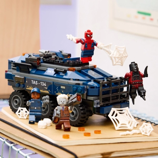 4 minifigurky a doplňky pro příběhy z Marvelu