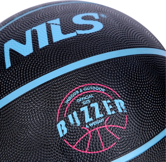 Připraven na hru venku i v hale