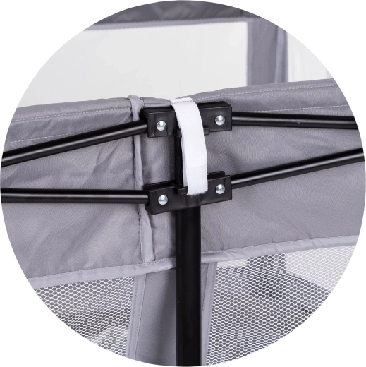 Stabilní kovový rám a protiskluzové nožky