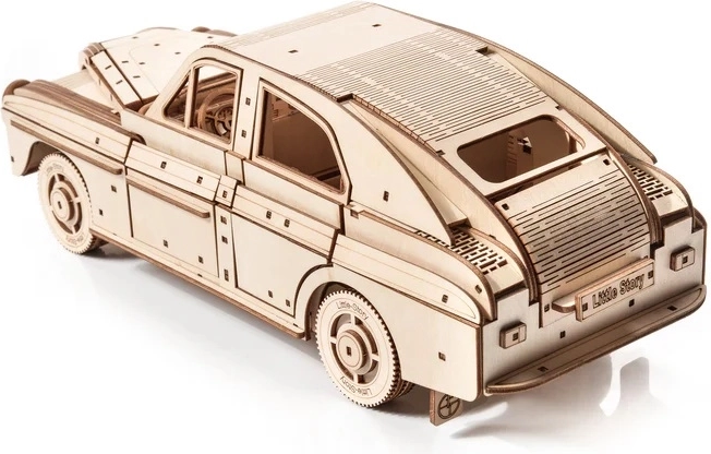 Detailní retro automobil v měřítku 1:16