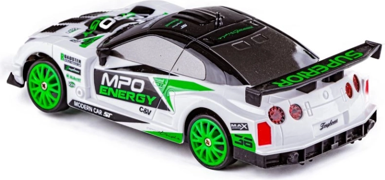 4WD a driftovací pneumatiky pro kontrolovaný smyk