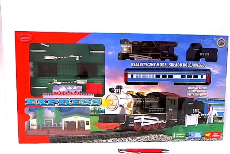 Vláčkodráha Express na baterie se železničním přejezdem