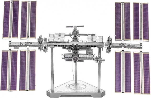 Metal Earth 3D puzzle Mezinárodní vesmírná stanice ICONX