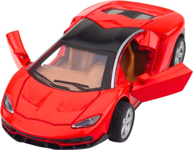 Otevírací dveře a detailní interiér