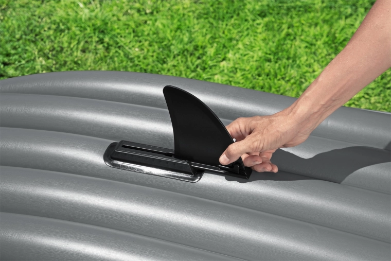 Lepší vedení směru díky odnímatelné ploutvi